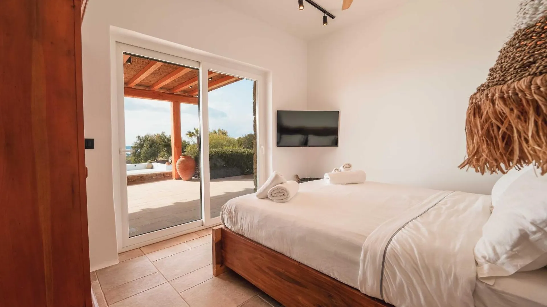 Villa Zina Sunset View St Lazaros 7 Plus 1 Bedroom Pszarú 0*,